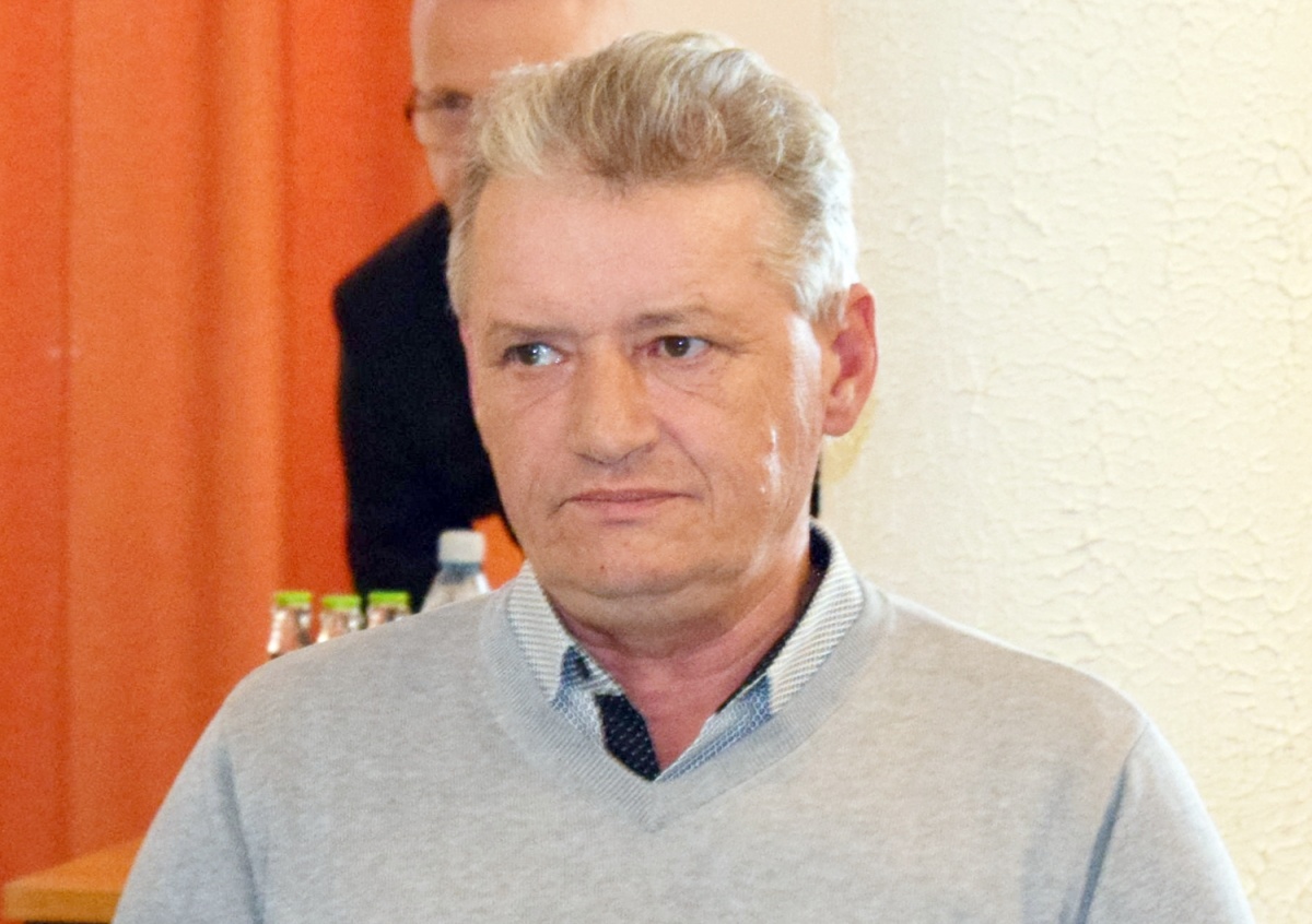 ZDJĘCIE: S. OSKARBSKI Krzysztof Klyś w roli sędziszowskiego radnego. W 2018 r. Krzysztofowi Klysiowi nie udało się uzyskać mandatu radnego, ale po 4 latach „wskoczył” do rady na miejsce zwolnione przez innego rajcę. 