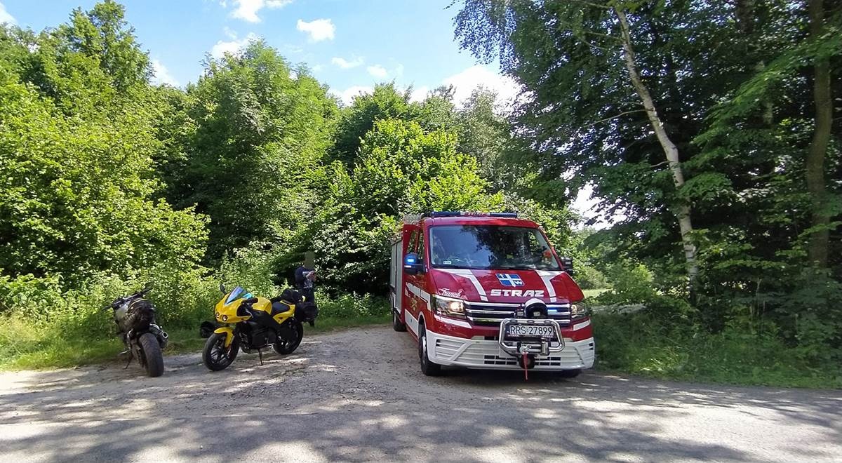 ZDJĘCIA: FACEBOOK/OSP WIELOPOLE SKRZYŃSKIE Miejsce wypadku z udziałem motocyklisty