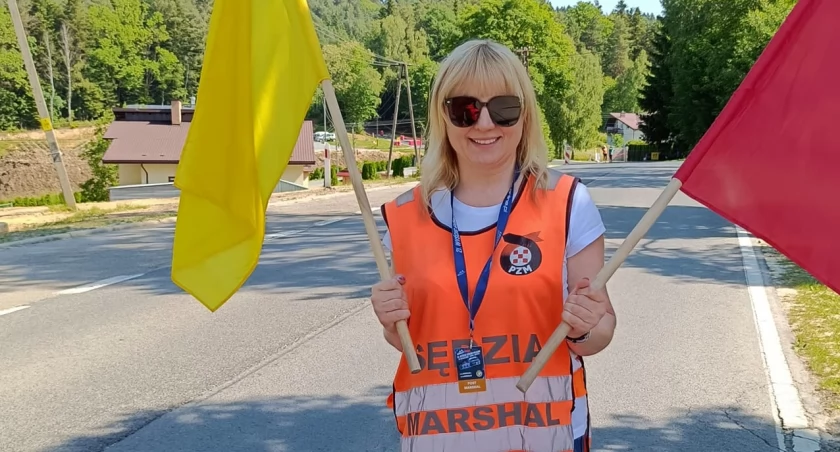ZDJECIE: B. TRACIAK Sędzia Barbara Traciak mówi, że dwie najczęściej używane na punktach kontrolnych flagi to czerwona i żółta
