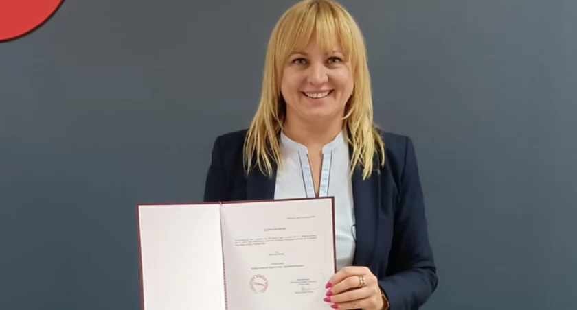 ZDJĘCIE: STAROSTWO POWIATOWE W ROPCZYCACH Barbara Traciak w wiosennych wyborach samorządowych została radną Rady Powiatu Ropczycko - Sędziszowskiego a teraz zmienia pracę