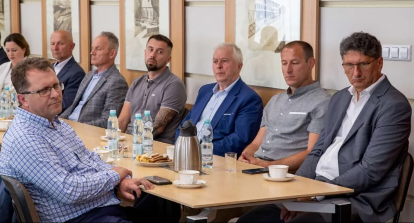 ZDJĘCIA: UM ROPCZYCE  Wybrani przedsiębiorcy zaproszeni na spotkanie z burmistrzem Moskalem