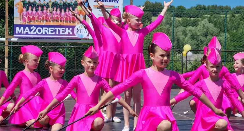 ZDJĘCIE: GMINNY OŚRODEK KULTURY I WYPOCZYNKU WIELOPOLE SKRZYŃSKIE