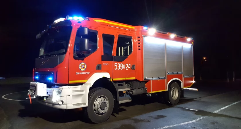 FOTO:FACEBOOK/OSP ROPCZYCE ŚRÓDMIEŚCIE Volvo strażaków z OSP Ropczyce Śródmieście ma zaledwie 6 lat i symboliczny przebieg, dlatego jest łakomym kąskiem do przejęcia.