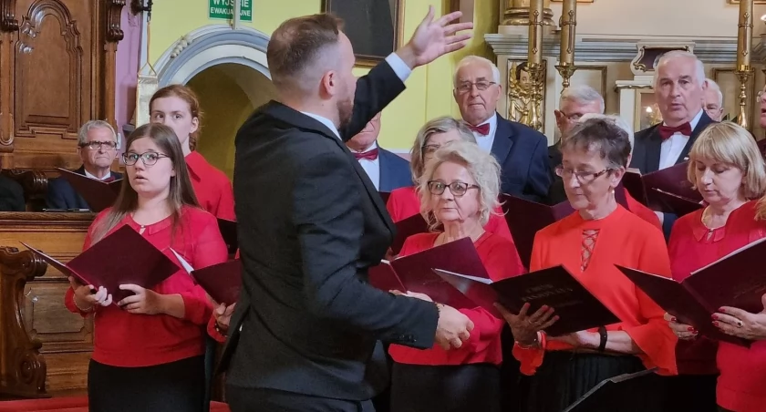 ZDJĘCIE: GMINNY OŚRODEK KULTURY I WYPOCZYNKU WIELOPOLE SKRZYŃSKIE