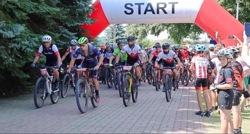ZDJĘCIE: FACEBOOK/TVM ROPCZYCE Blisko 140 rowerzystów wystartowało w Maratonie MTB Ropczyce 2024. 