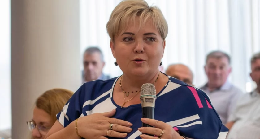 ZDJĘCIE: UM ROPCZYCE/P. SKAŁBA Katarzyna Wójcik to już piąta radna Rady Miejskiej w Ropczycach, która wskoczyła na opuszczony wcześniej fotel 