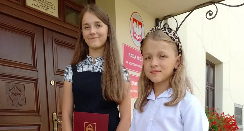 Zdjęcie: Sławomir Oskarbski - Na zdjęciu Zofia (z lewej) i Hanna Molek z Czarnej Sędziszowskiej, które osiągają sukcesy w tańcu towarzyskim.