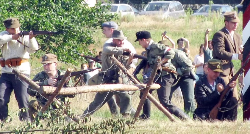 Zdjęcie: Sławomir Oskarbski - Inscenizacje historyczne w Bliźnie zawsze cieszą się dużym zainteresowaniem.