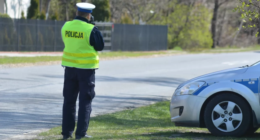 Zdjęcie Sławomir Oskarbski - Policjant prowadzący kontrolę prędkości.