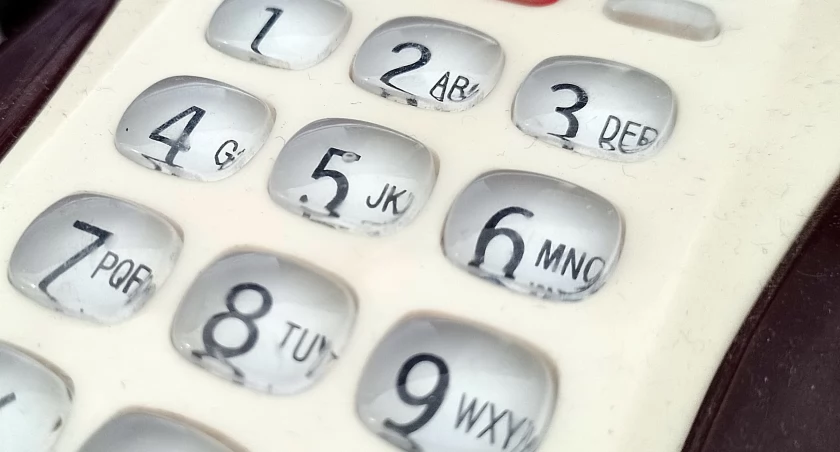 Zdjęcie Sławomir Oskarbski - Bezpodstawny telefon na numer alarmowy może zakończyć się wizytą w sądzie.
