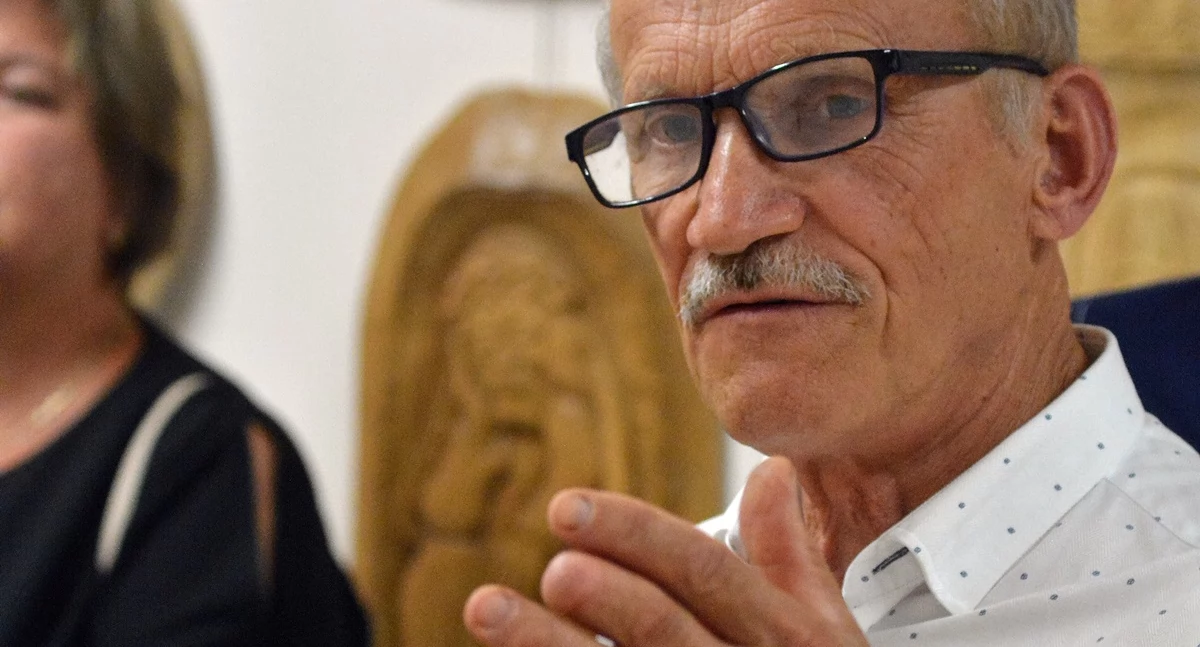 Zdjęcie: Sławomir Oskarbski - Kazimierz Czapka nie posiada wykształcenia artystycznego, ale od ponad pół wieku tworzy rzeźby, które cieszą się uznaniem odbiorców.