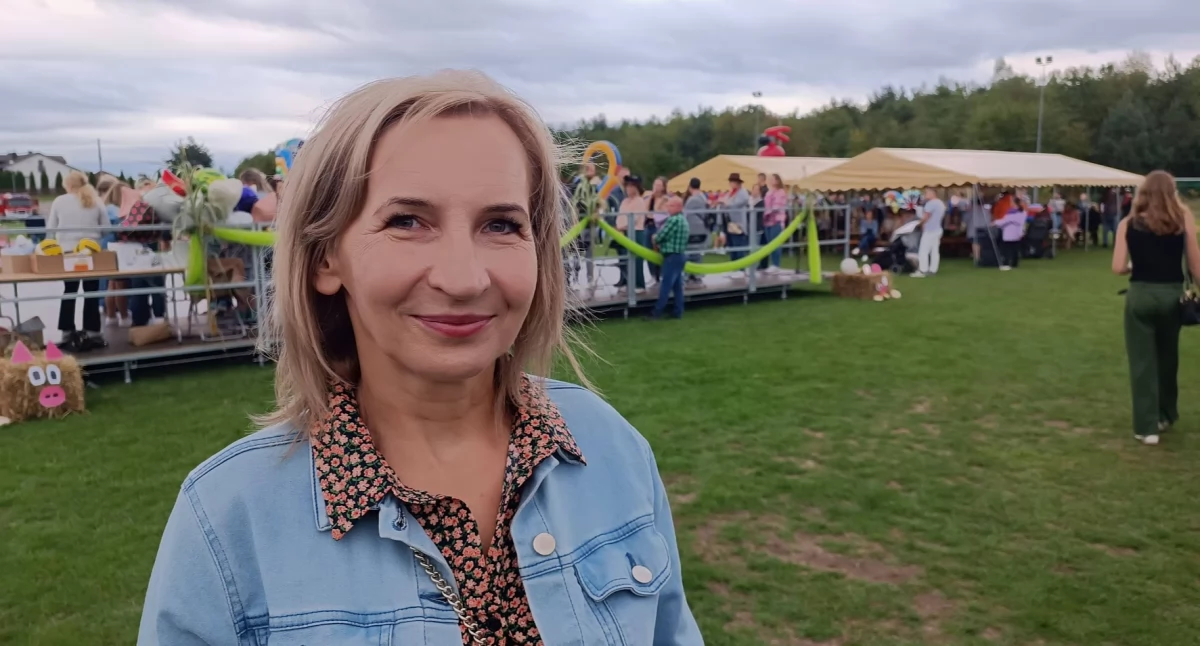 ZDJĘCIE: W.NAJA Maria Wielgus, dyrektor Publicznej Szkoły Podstawowej im. H. Sienkiewicza w Ostrowie