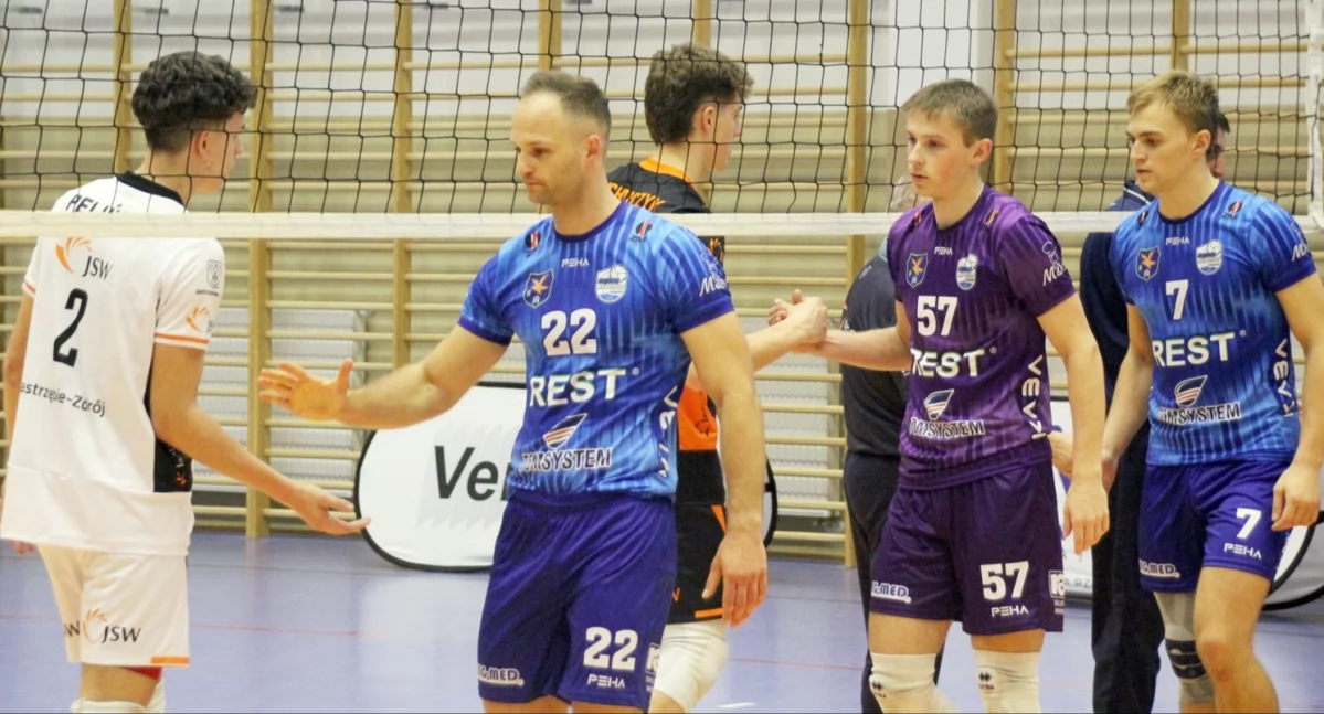 Siatkówka, Błękitni Ropczyce stawiają młodzież - zdjęcie, fotografia