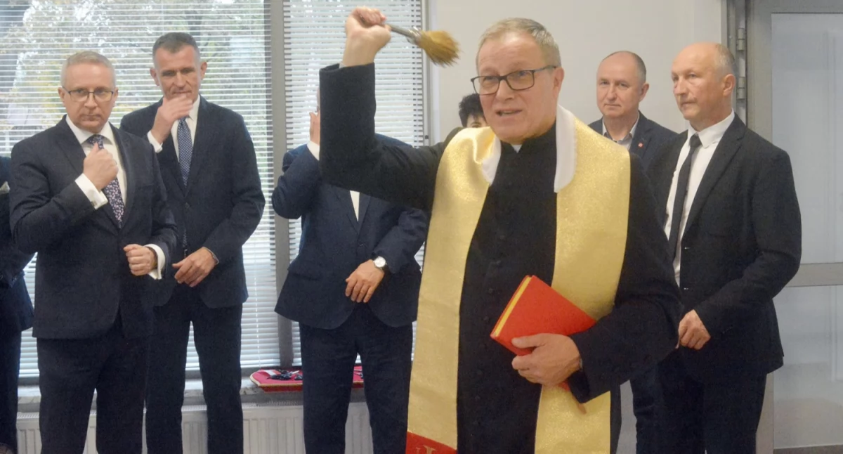 Inwestycje, ludowy Rudzie otwarty - zdjęcie, fotografia