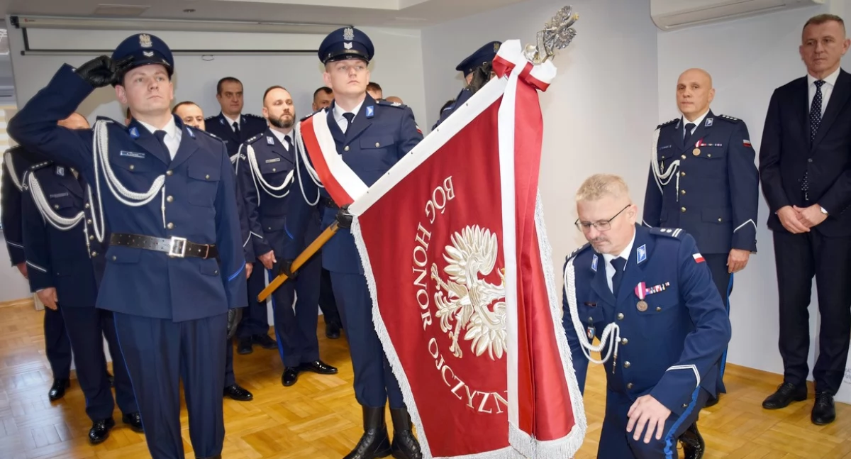 Policja, Ropczyccy policjanci mają nowego komendanta - zdjęcie, fotografia