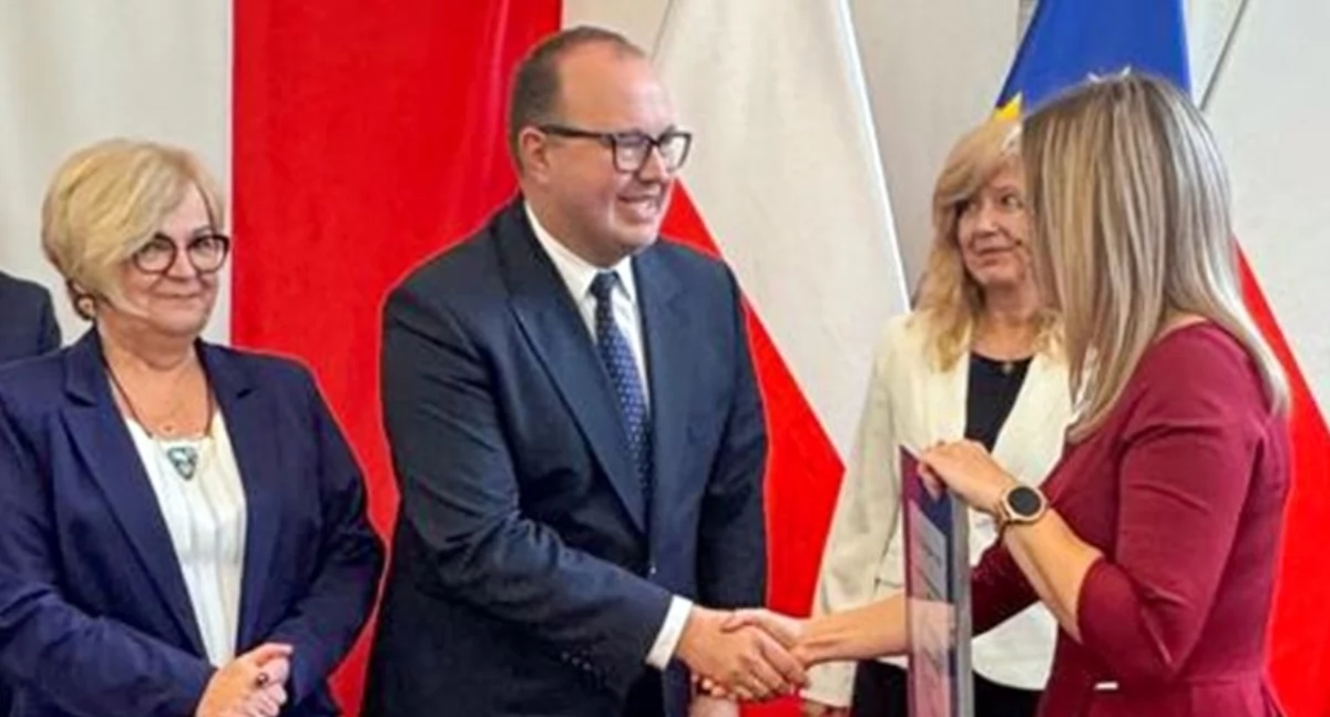 Polityka, Gmina Ostrów piąta Podkarpaciu - zdjęcie, fotografia