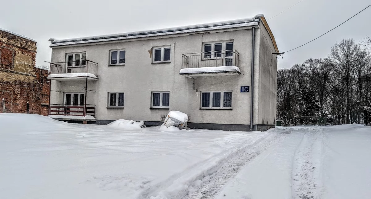 Na zdjęciu blok pod adresem Góra Ropczycka 1C, w którym utworzono mieszkanie wspomagane