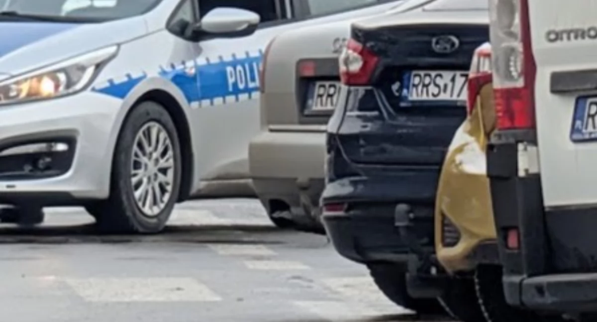 Tablice pojazdów w powiecie ropczyko-sędziszowskim rozpoczynają się od liter RRS. Przy okazji zimy pamiętajcie, by je oczyszczać, bo brudne 