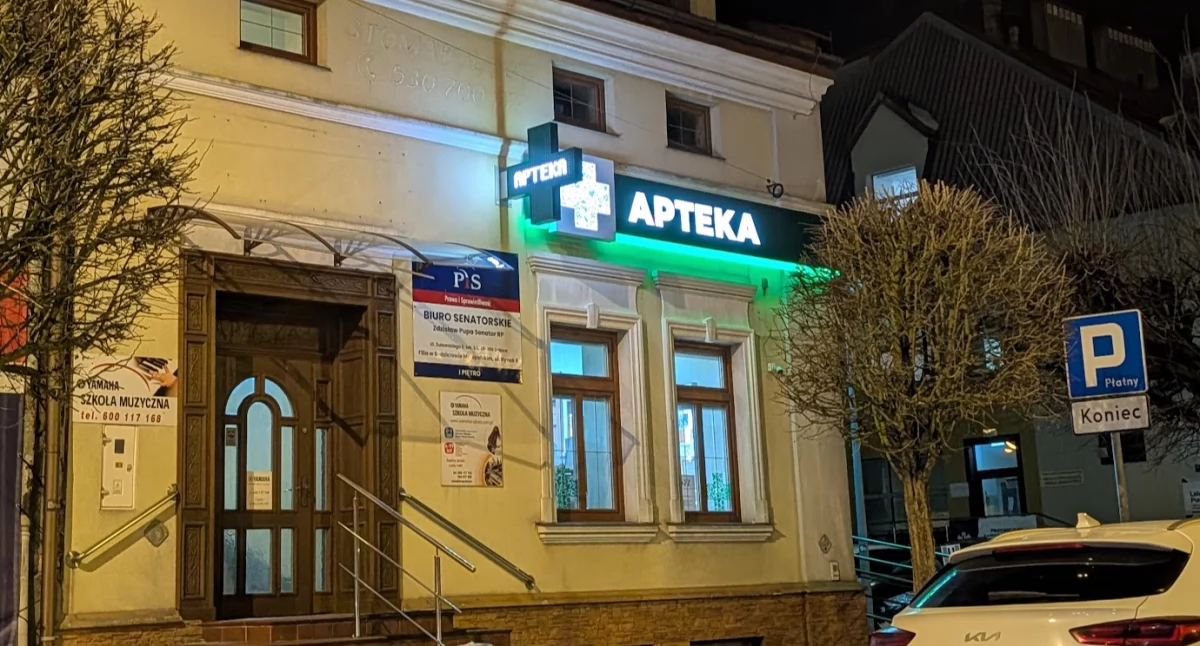 Budynek Apteki Św. Ojca Pio w Sędziszowie Małopolskim przy ul. Rynek 6 