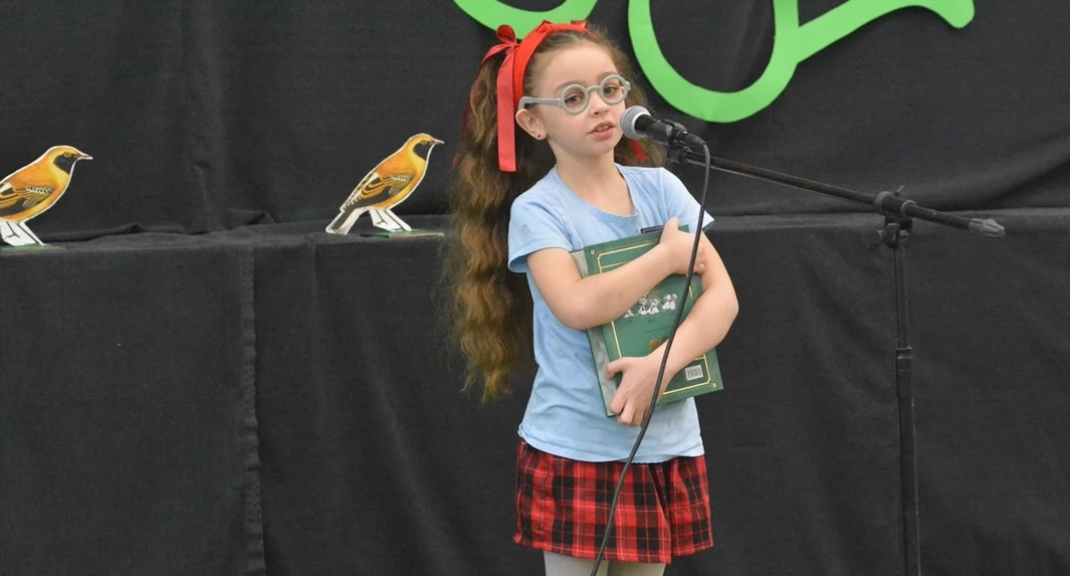 Na zdjęciach uczestnicy II Gminnego Konkursu Recytatorskiego 