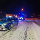  Samochody policji i straży pożarnej na drodze wojew&oacute;dzkiej 987. Do wypadku...