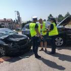 ZDJĘCIE: KPP ROPCZYCE Policyjny technik i policjanci z drogówki na miejscu wypadku