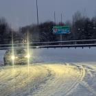  Wiadukt Kolejowy w Sędziszowie Małopolskim jest odśnieżonym alle na jezdni zalega...