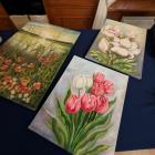  Obrazy kwiat&oacute;w licytowane podczas balu 
