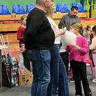  W ropczyckim finale WOŚP brały udizał całe rodziny, ale też wiele os&oacute;b...