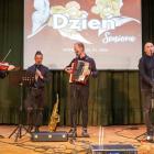 Kapela Wiercańska grała podczas spotkania seniorów skoczną muzykę ludową