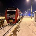  Peron dworca w Sędziszowie Małopolskim podczas wieczornej akcji służb ratunkowych. Na...