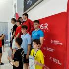  Reprezentacja chłopc&oacute;w&nbsp;klubu MUKP Fala Ropczyce z dyplomami i medalami po...