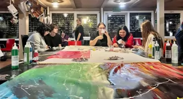 Młodzi artyści z LO Sędziszów Młp. upamiętniają 81. rocznicę wyzwolenia Auschwitz-Birkenau