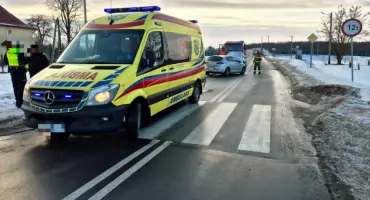 Groźne zderzenie w Czarnej Sędziszowskiej. Interweniował technik i dwa zespoły ratownictwa medycznego