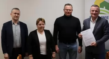 Inwestycje w Sielcu, Bystrzycy i Olimpowie. Iwierzyce podpisały umowy w sprawie kanalizacji i uzdatniania wody