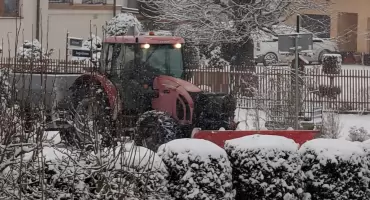 Powrót zimy w powiecie ropczycko-sędziszowskim: Śnieg, oblodzenia i przerwy w dostawie prądu
