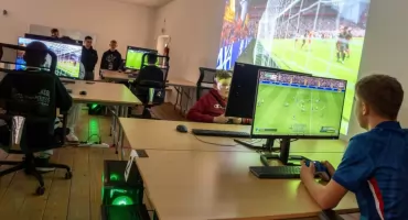 Wirtualne stadiony rozgrzały Kamionkę! Za nami wielki finał Esport Legends FC Cup II