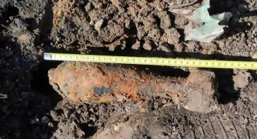 Niebezpieczne znalezisko w Sędziszowie Małopolskim. Podczas porządków kobieta natrafiła na granat