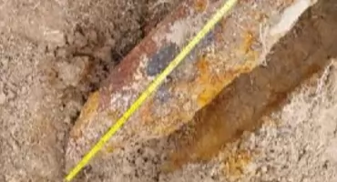 Niewybuch w Ropczycach. Pocisk artyleryjski znaleziony podczas prac ziemnych