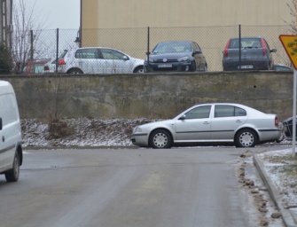 Według naszego czytelnika, w centrum Sędziszowa Małopolskiego bezmyślni kierowcy blokują skrzyżowanie